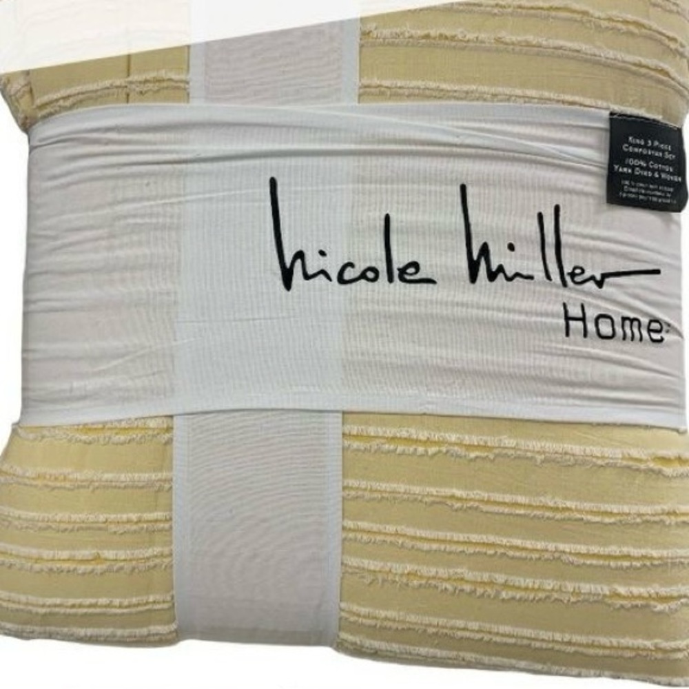 Nicole Miller King Size Comforter Set in Yellow. Bedspread and two shams.